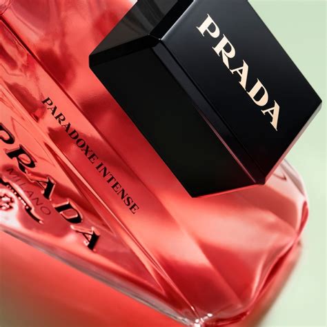 punti di forza prada|paradoxe prada triangolo.